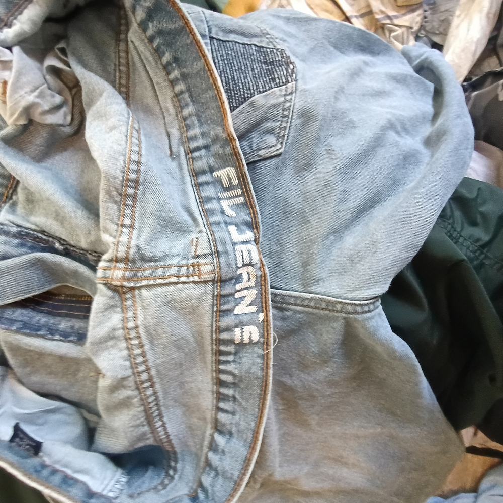 Slim Blue Jeans with Faded Denim and Contrast Stitching